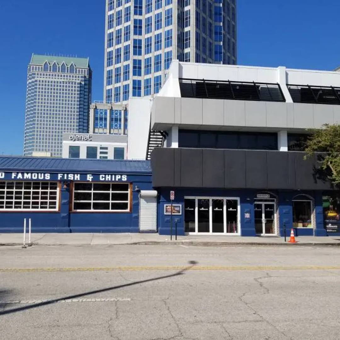 dog Friendly yoemans cask and lion Tampa FL places to eat