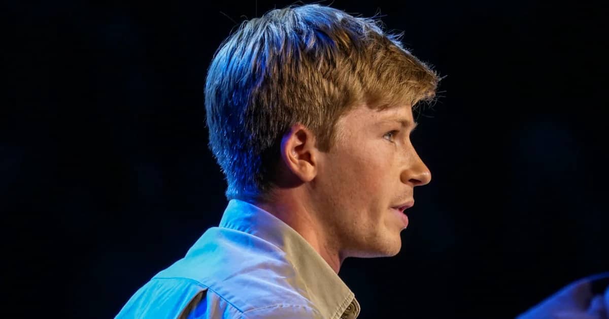 Profile image of Robert Irwin, pictured from the shoulders up