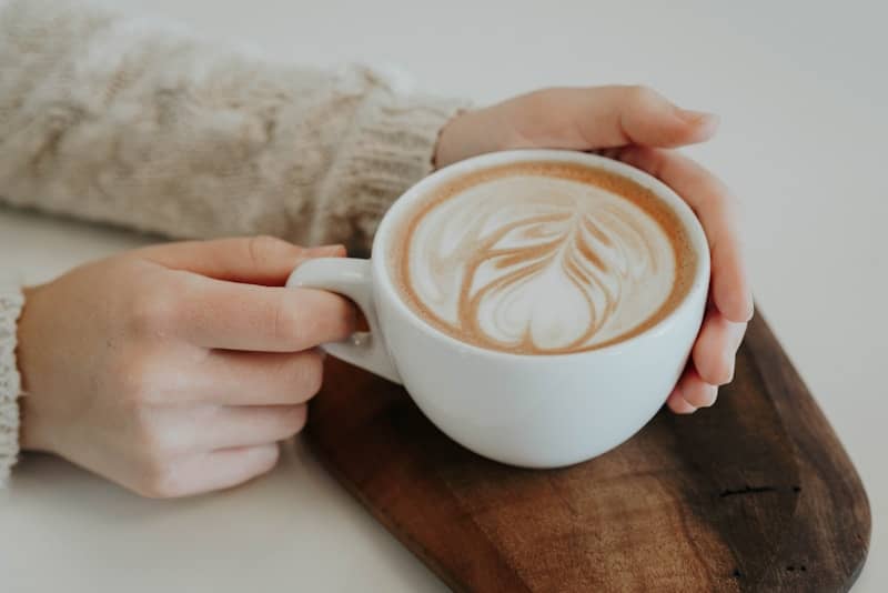 leaf design coffee latte art