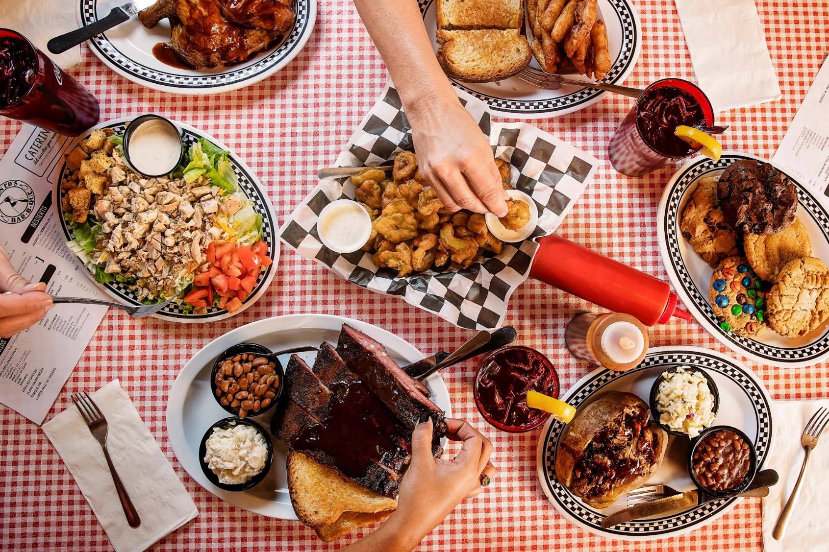 Landmarke Restaurants in Northwest Arkansas - Penguin Ed's Fayetteville