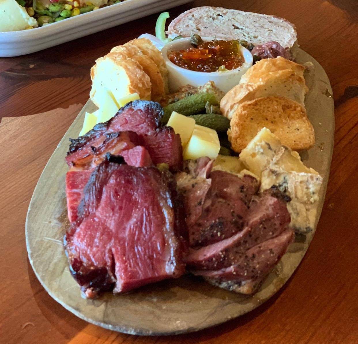 Top 10 Pub in Northwest Arkansas - Tusk and Trotter
