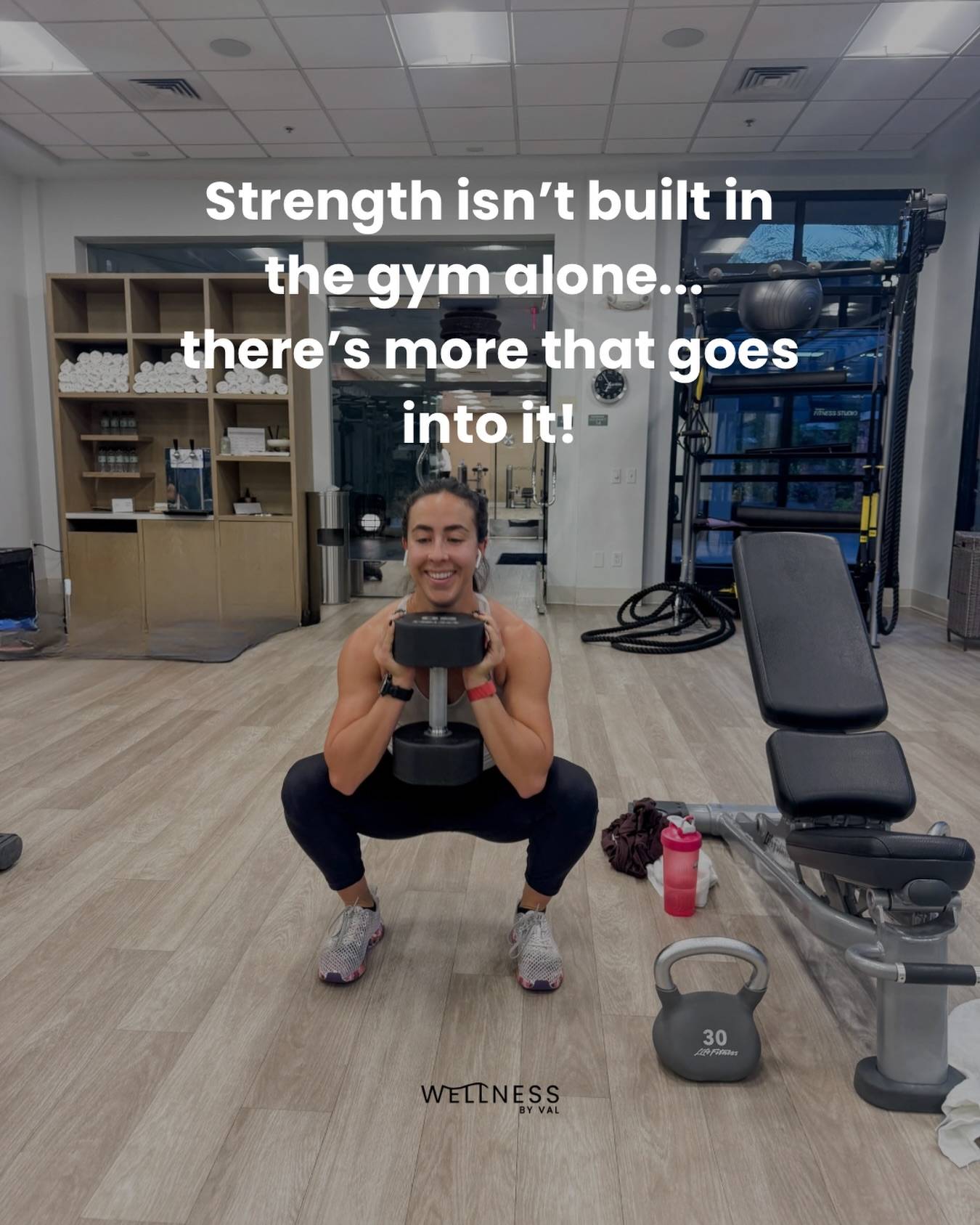 As a mom who has gotten stronger since having my baby girl, let me tell you this: strength isn’t just about going to the gym and lifting the heaviest thing.

There’s so much more that goes into it!

Strength is built through:
• how you fuel your body
• how you recover
• how well you sleep
• how much stress you’re carrying
• how consistently you support your body outside the gym

The workout is just the stimulus.
The adaptation happens everywhere else.

That’s exactly what I break down in this week’s podcast episode:
🎧 Why Strength Isn’t Built in the Gym Alone: What Busy Moms Are Missing

If you’ve been training but still feel weak, sore, or stuck — this episode will help everything click! 

Link in bio to listen 🎙️

Save this if you’re building strength for the long game 💪🏽 

#postpartumfitnessjourney #postpartumstrength #momstrong #fitnessformoms #nutritionformoms