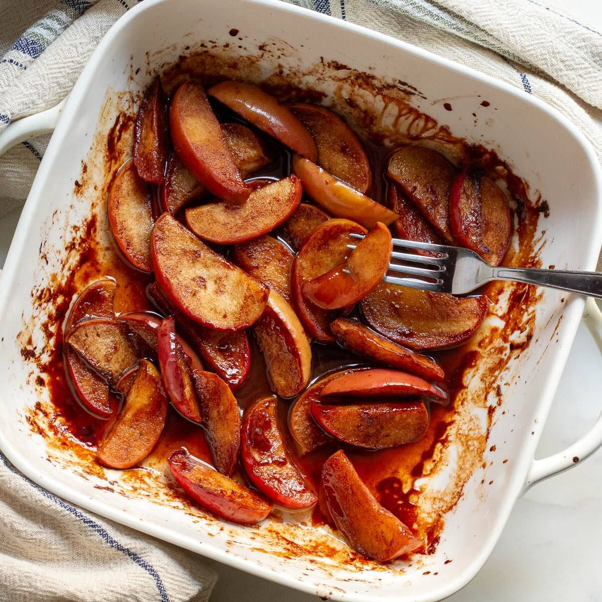 Healthy Baked Cinnamon Apples (Easy Oven Recipe)