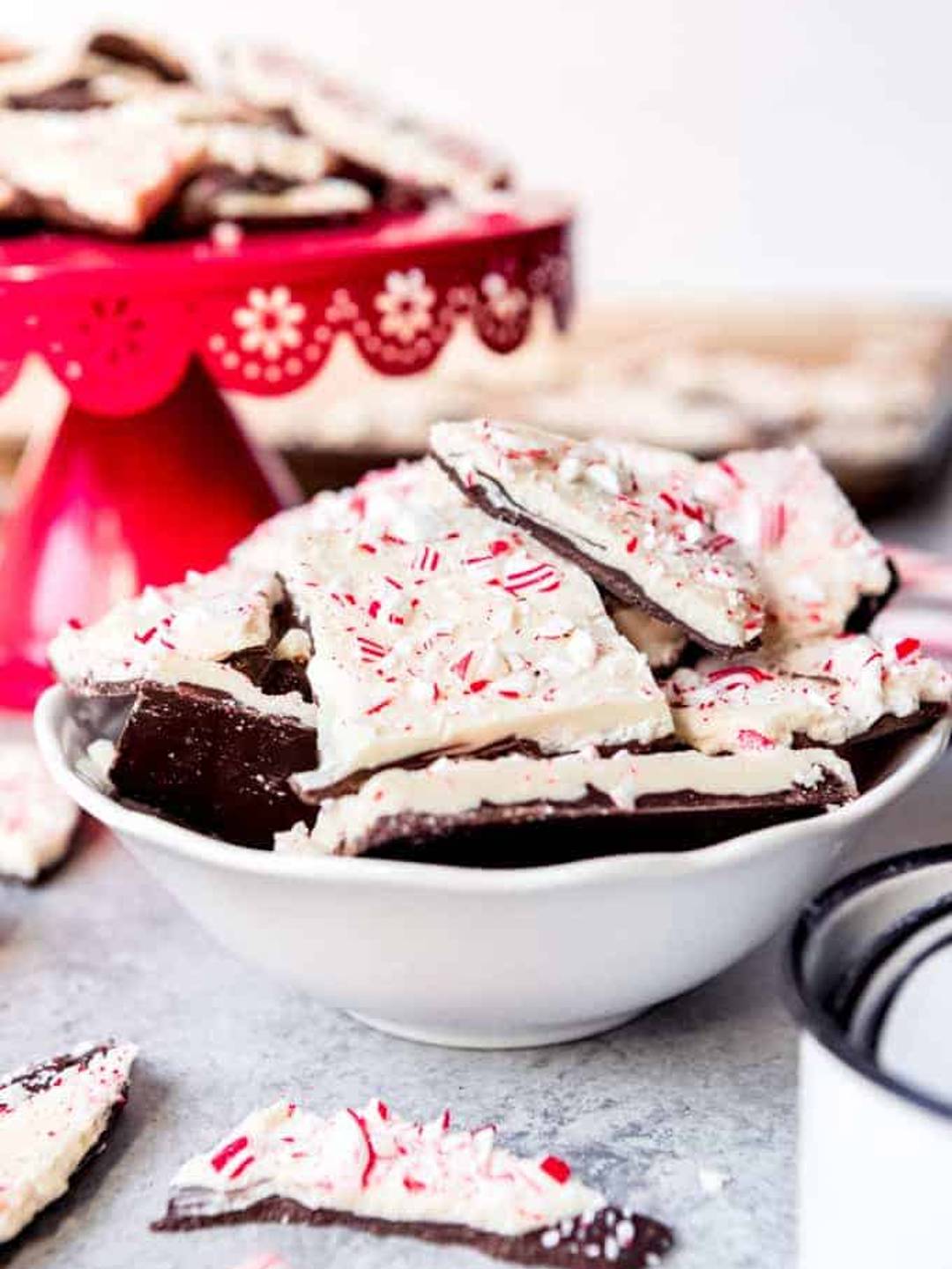 Easy Homemade Peppermint Bark