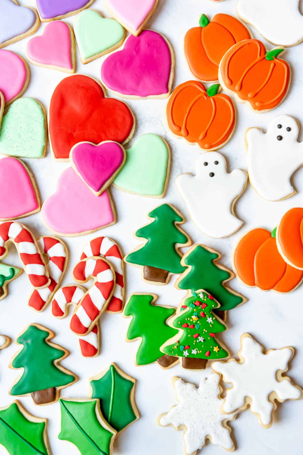 An image of decorated cookies with royal icing. 