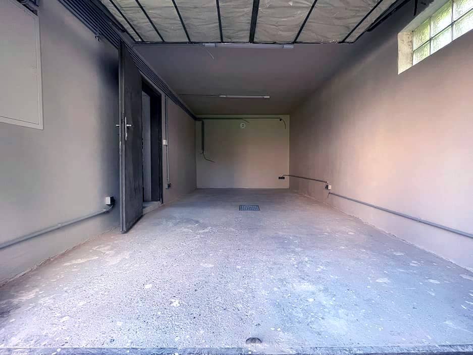 Freshly renovated empty garage