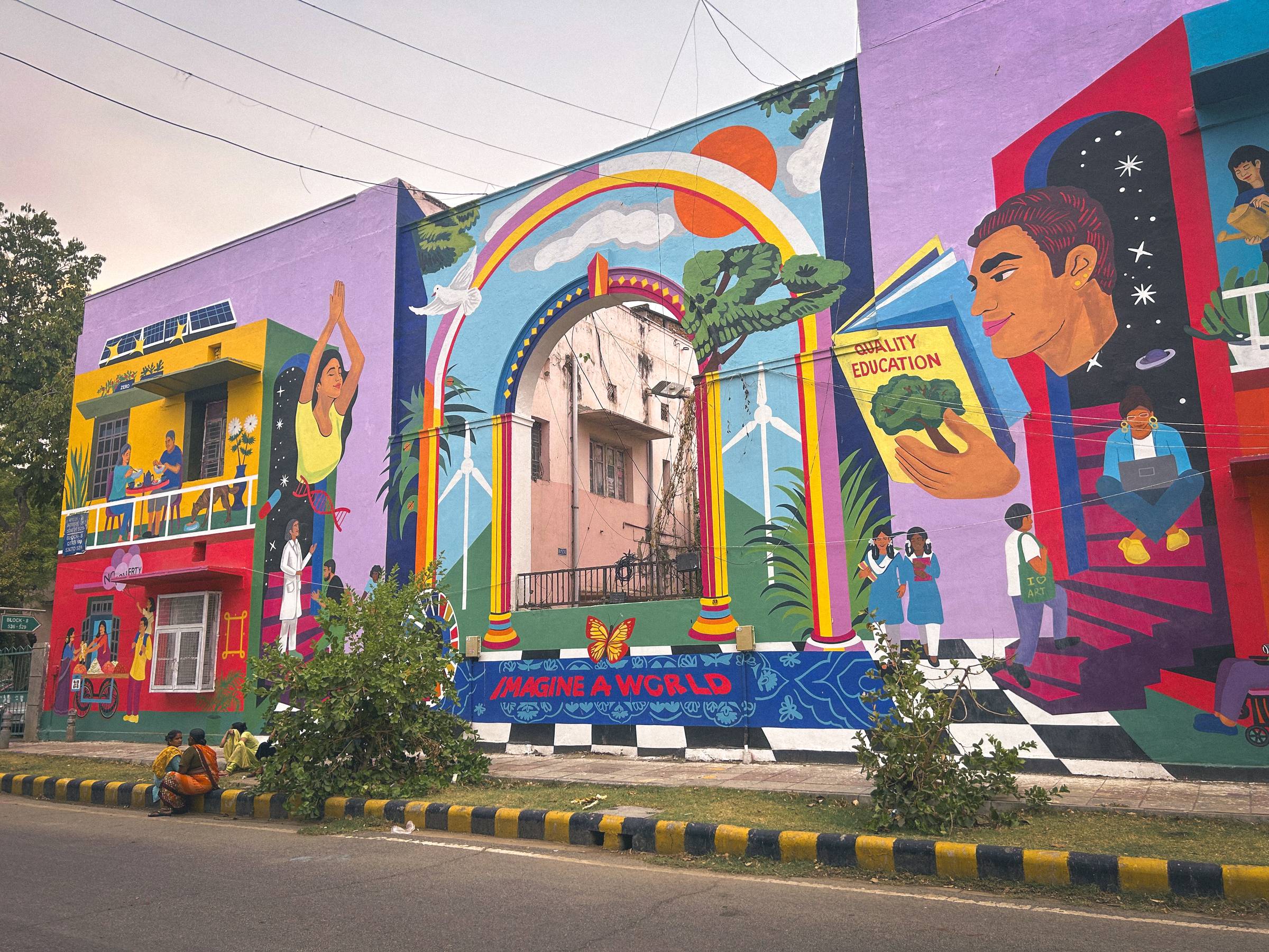 street murals in Lodhi Colony