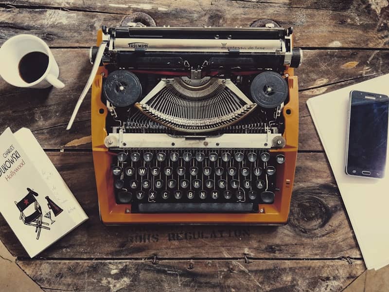 brown and black typewriter