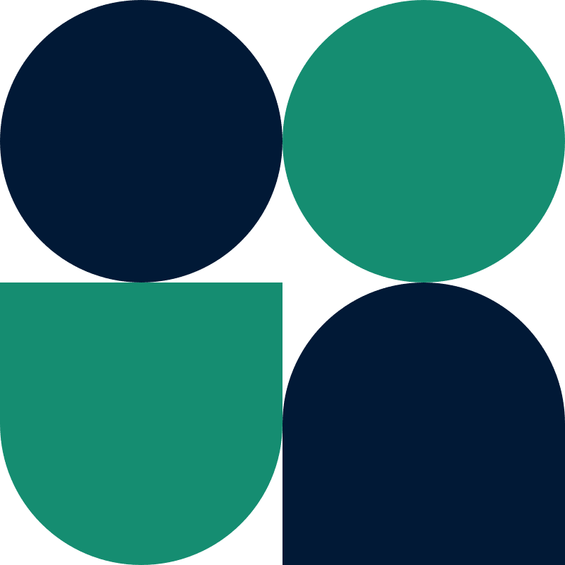 Promotional image for User Interview Skills for Designers & PMs. A picture of Elizabeth Allen overlayed on a light green background.