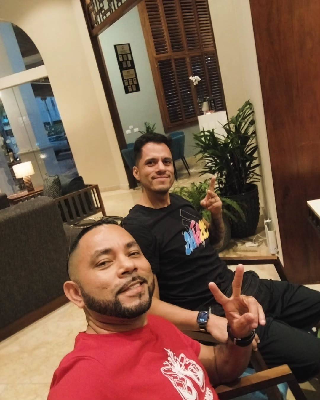 2 Hoteles y nos queda 1 más por visitar ✅️
República Dominicana 🇩🇴 Un verdadero paraíso sus playas en Punta Cana. 

Todavía nos queda trabajo y pues siempre de una jornada hay que tomar un descanso, respirar y continuar. El desafío no termina luego de cerrar capacitación, si no que, empieza una aventura de mucho aprendizaje y educación continua para estos chicos de la Cadena Hyatt. 

Sacrificio que vale la pena y poder contribuir a este proceso de formación con nuestro mejor producto AFAA-GFI 

Gracias a esta alianza poderosa💪🏼 
@hyatt @innovafit.mx 

Democratizamos la educación para el profesional en el área del fitness 2025.
