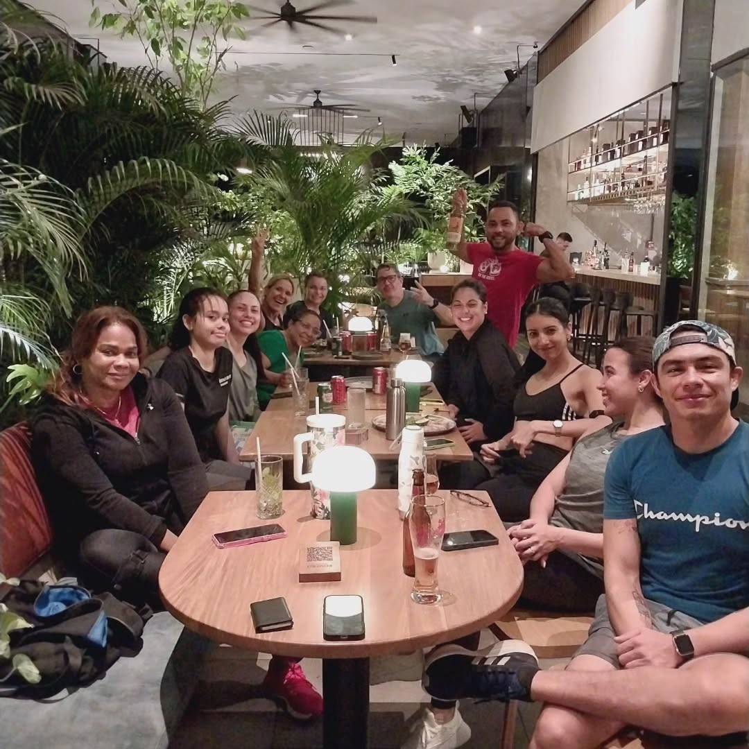 MILLÓN de Graaaaaciassss 🤎

Hoy 24.07... quiero tomarme un momento para agradecer profundamente a cada persona que se tomó el tiempo para felicitarme, compartir conmigo y con mi familia en este día tan especial.

Recibir tanto cariño, mensajes, llamadas, abrazos, detalles... me recordó lo afortunado que soy de estar rodeado de personas tan especiales. 

¡Qué regalo más grande es poder celebrar un año más de vida así, con ustedes!

Gracias por ser parte de mi camino y por hacer este cumpleaños aún más significativo. 

¡Bendiciones infinitas para cada uno! 🙏✨

Locación: @romero.panama