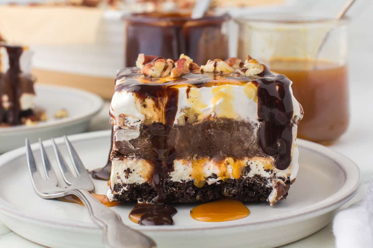 ? No-Bake Turtle Dream Bars