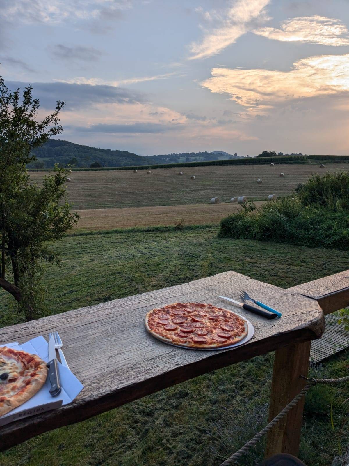 pizza bonheur coucher de soleil