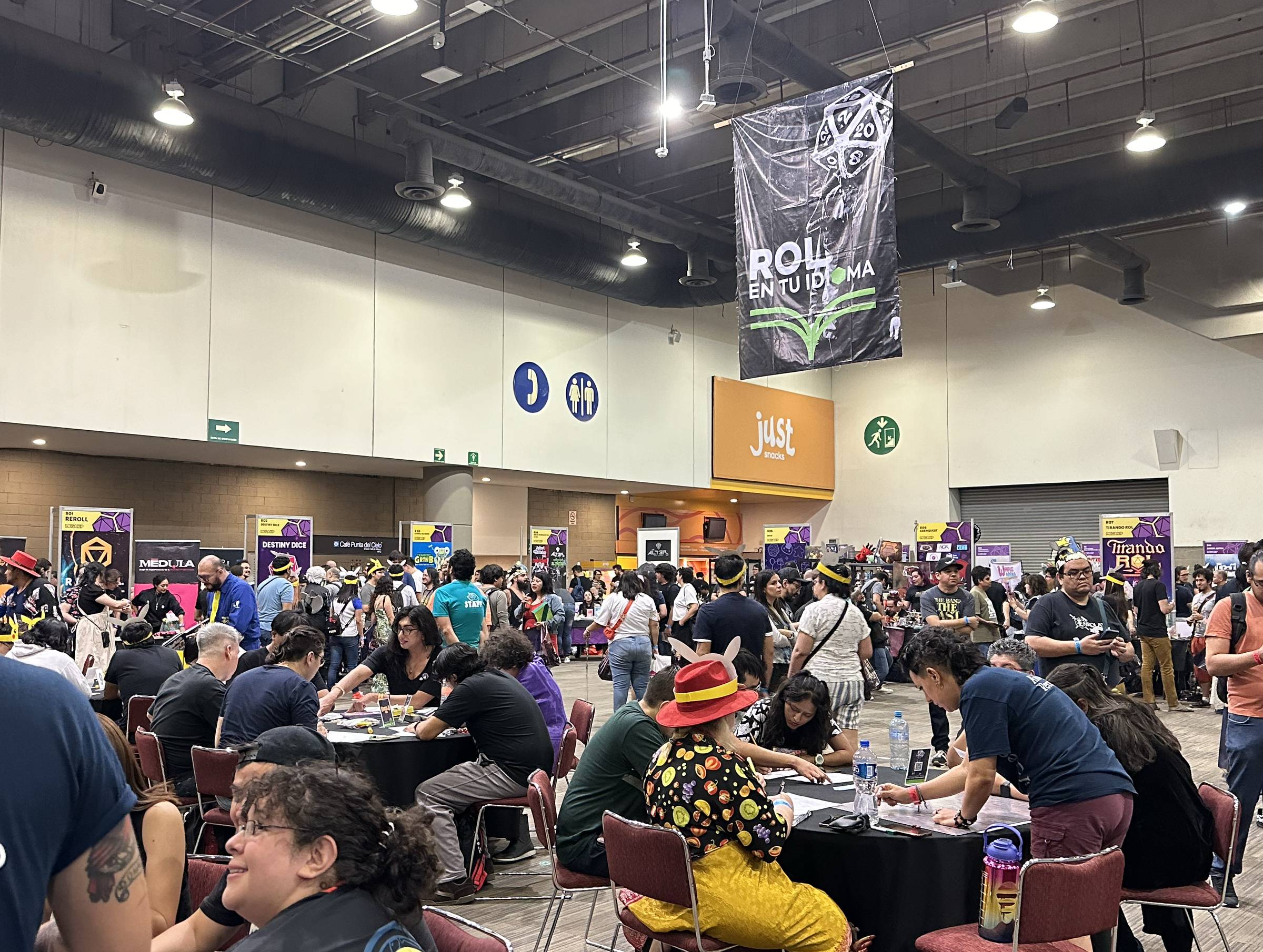 photo of role-playing gamers at the convention in Mexico City