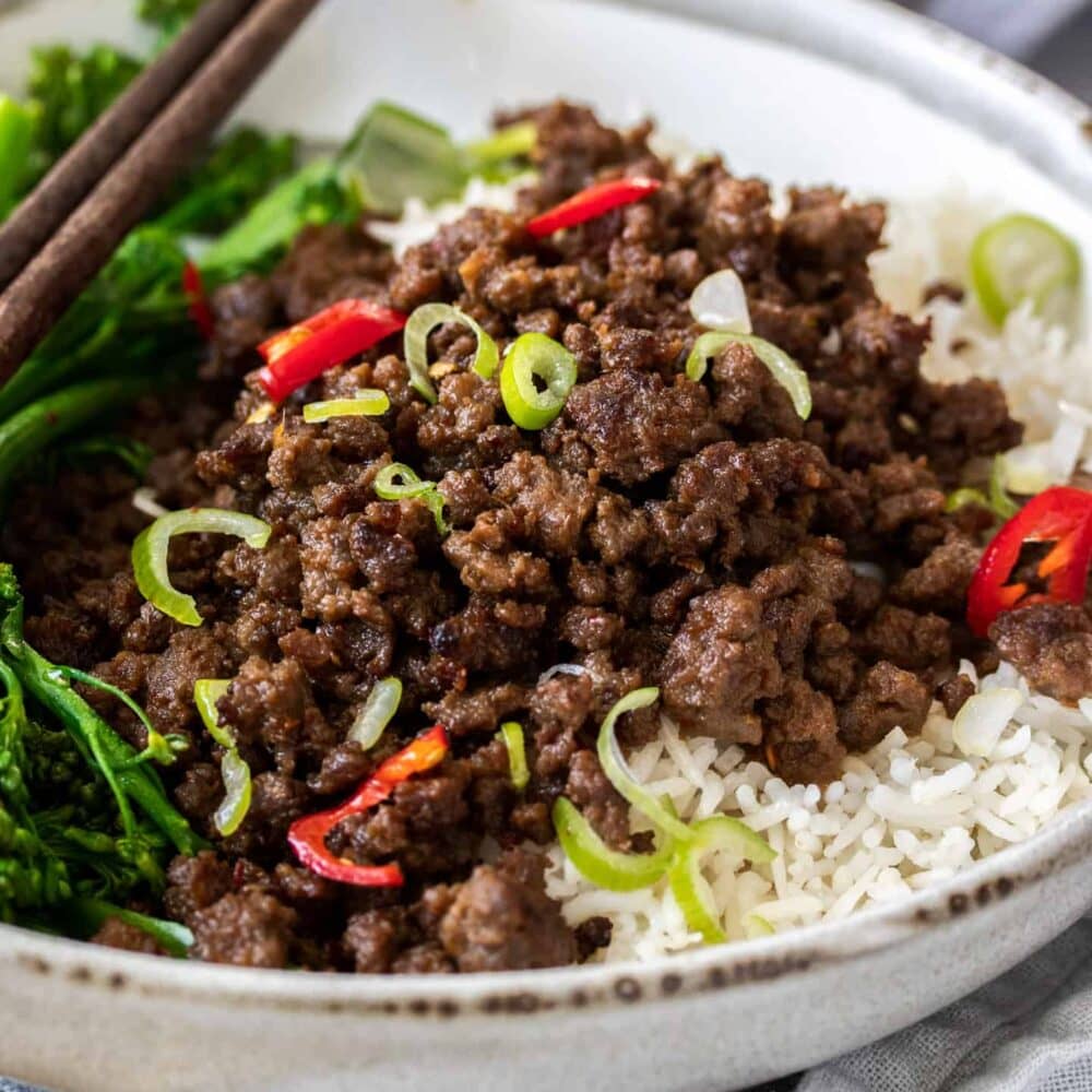 A bowl of rice topped with chilli beef mince.