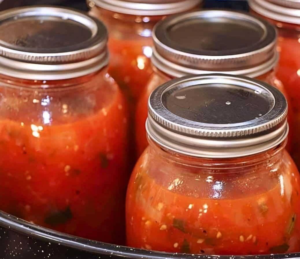 Canning tomato sauce