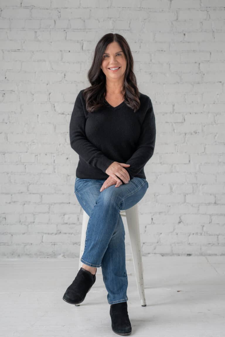 purple flower in close up photography